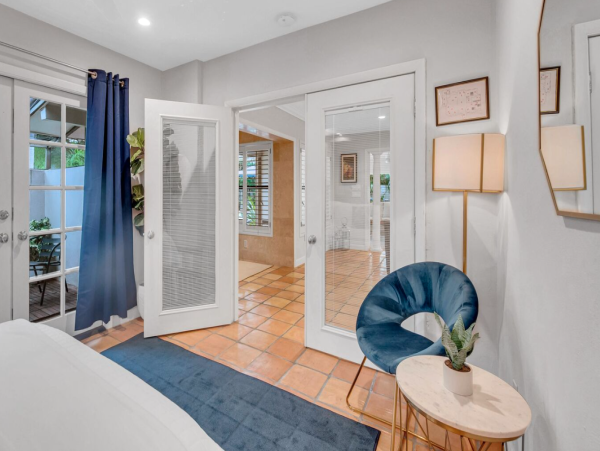 Luxurious Coral Ridge Residence with Heated Pool - Ideal Family Getaway
